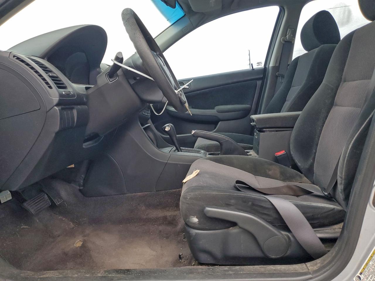 2005 HONDA ACCORD photo 7