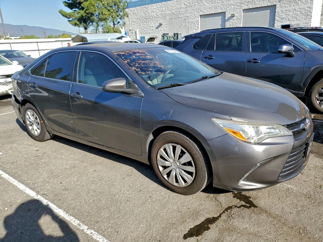 2017 TOYOTA CAMRY LE photo 4