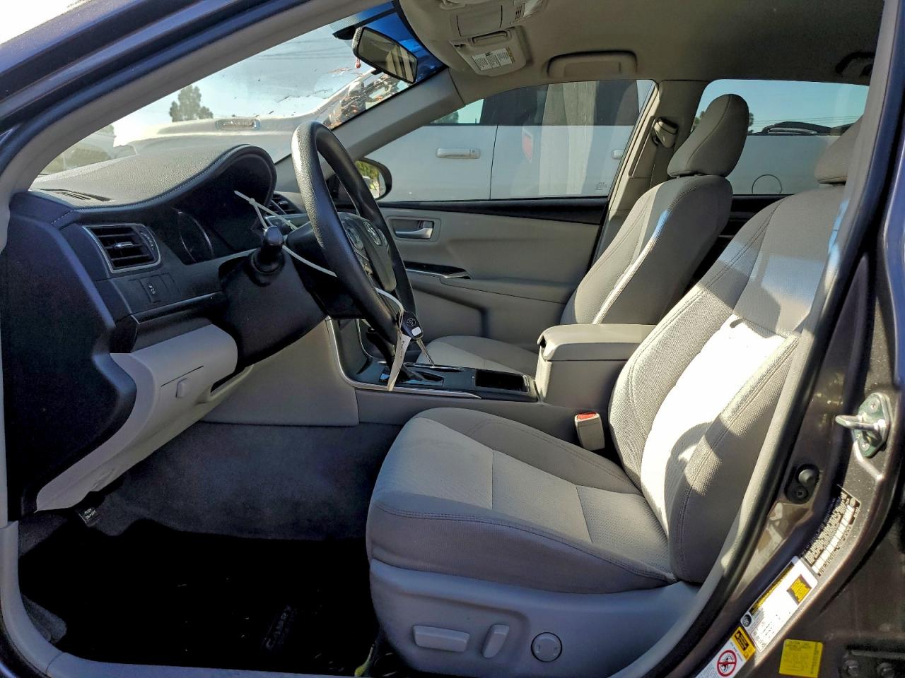 2017 TOYOTA CAMRY LE photo 7