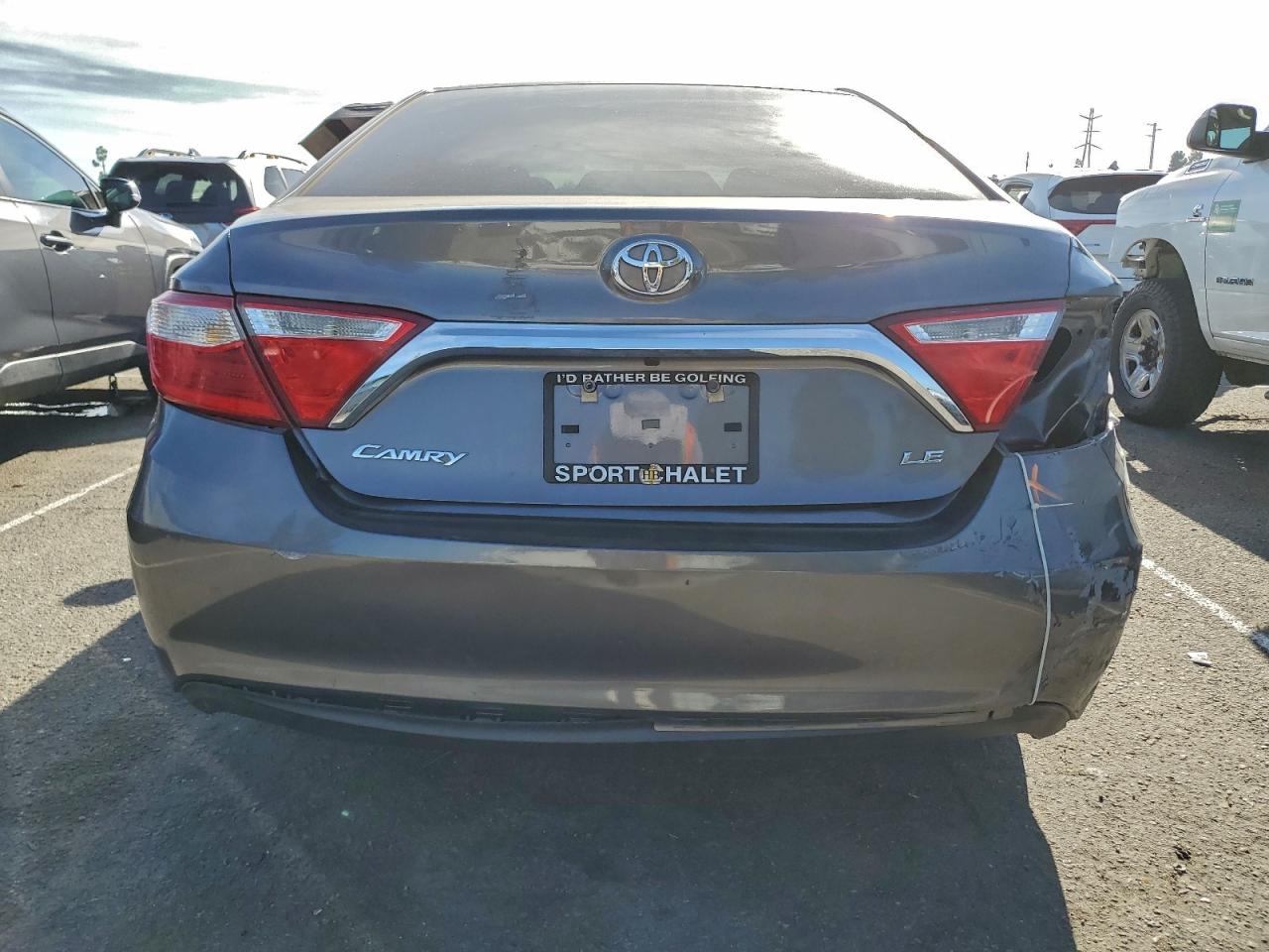 2017 TOYOTA CAMRY LE photo 6