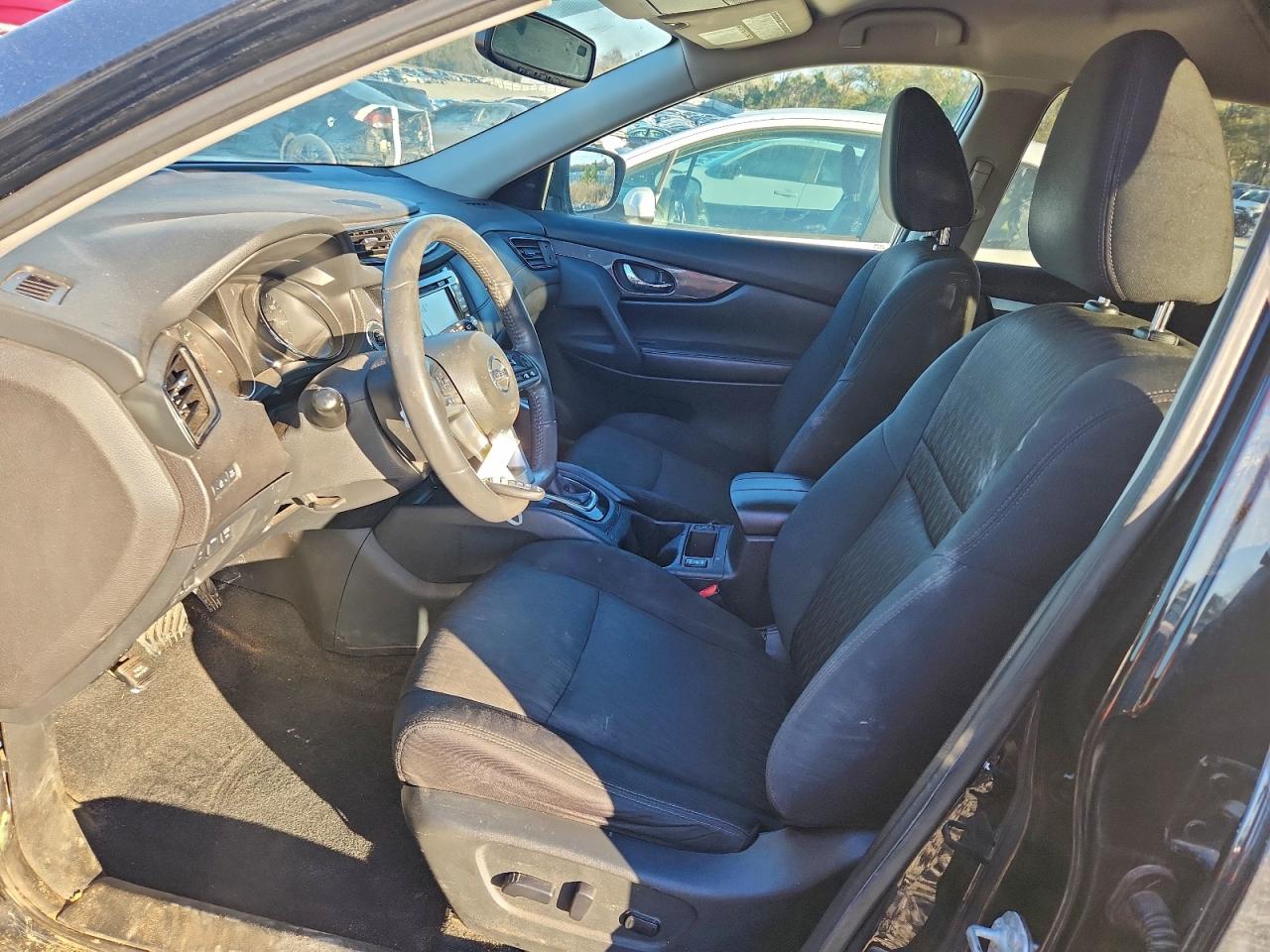 2017 NISSAN ROGUE SV photo 7