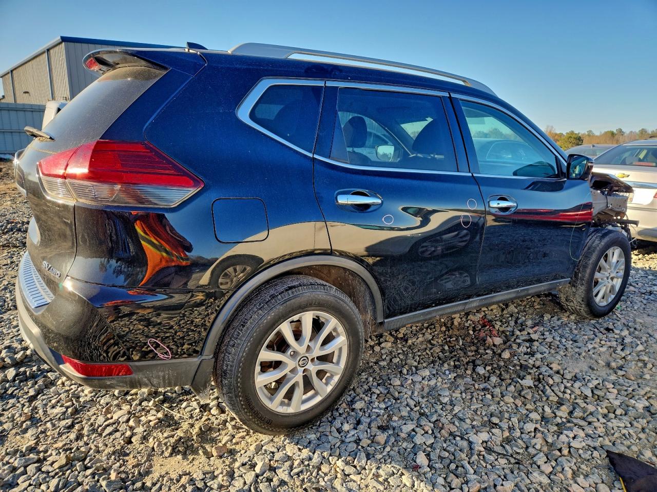 2017 NISSAN ROGUE SV photo 3