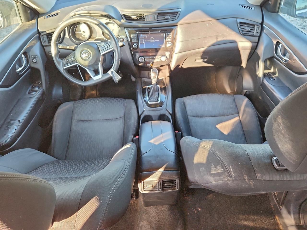 2017 NISSAN ROGUE SV photo 8