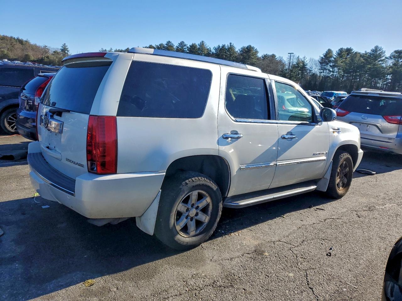 2007 CADILLAC ESCALADE LUXURY photo 3