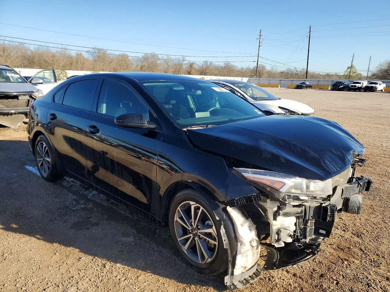 2024 KIA FORTE LX photo 4