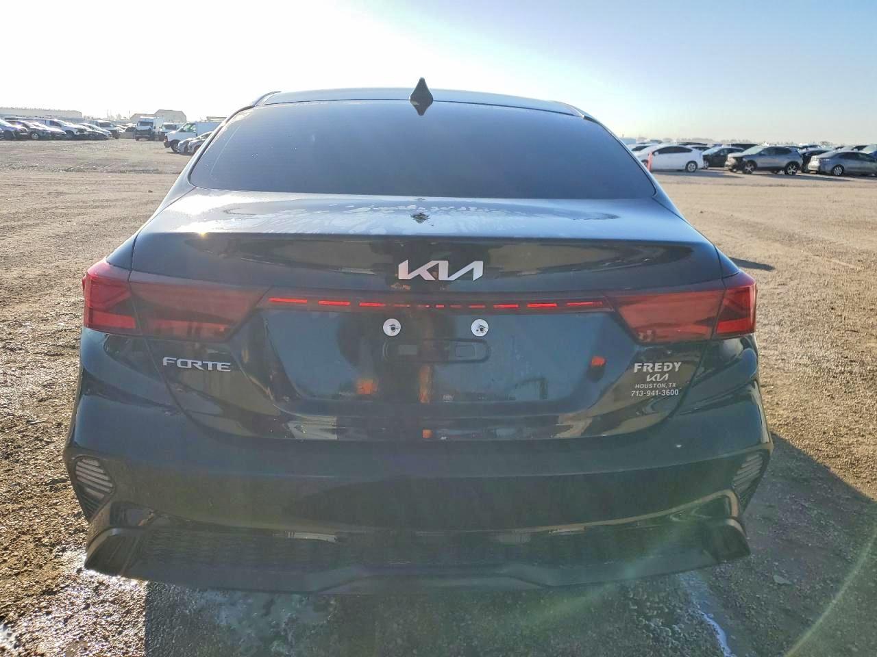 2024 KIA FORTE LX photo 6