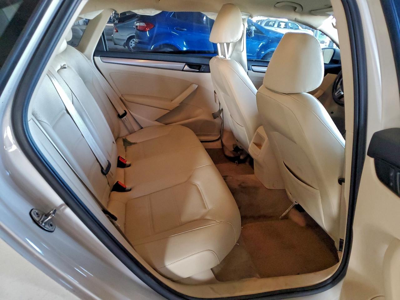 2015 VOLKSWAGEN PASSAT S photo 10