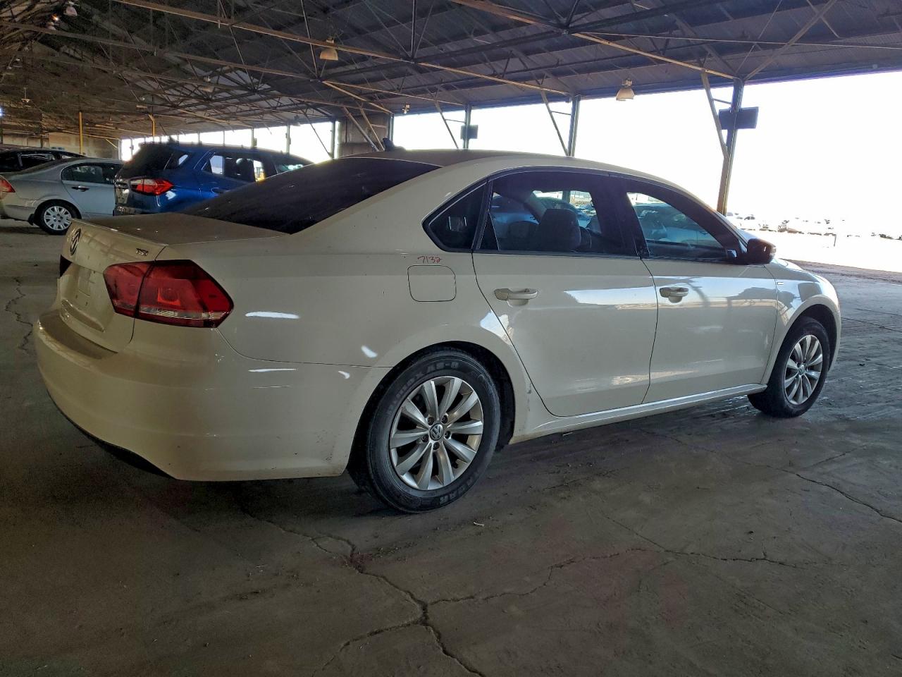 2015 VOLKSWAGEN PASSAT S photo 3