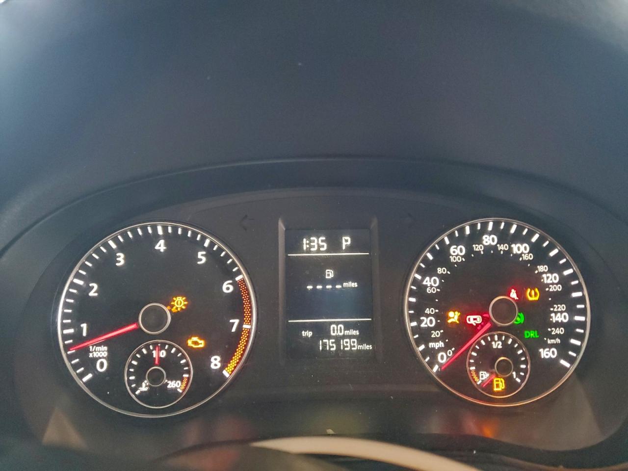 2015 VOLKSWAGEN PASSAT S photo 9