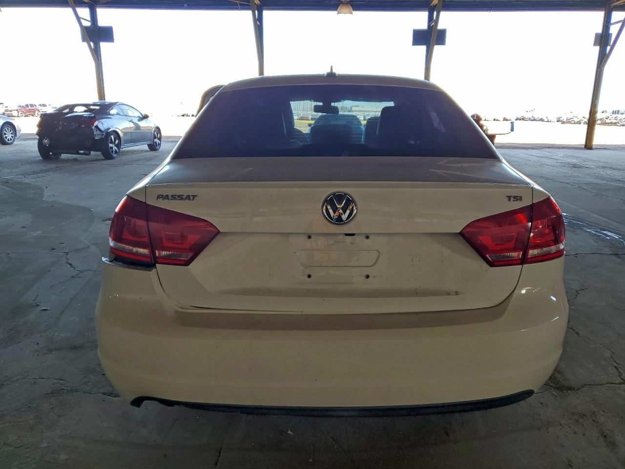 2015 VOLKSWAGEN PASSAT S photo 6