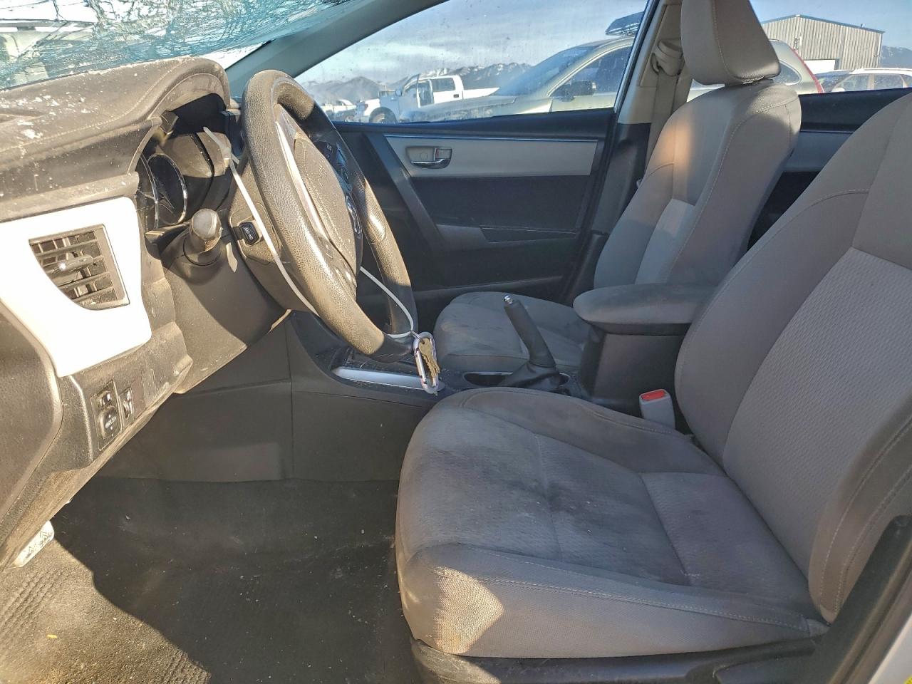 2014 TOYOTA COROLLA L photo 7