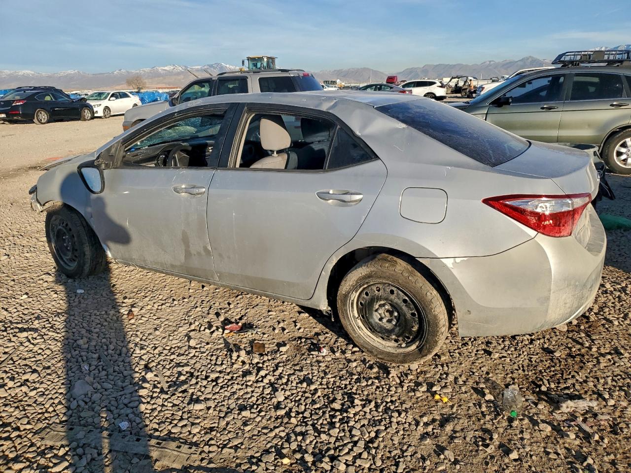 2014 TOYOTA COROLLA L photo 2