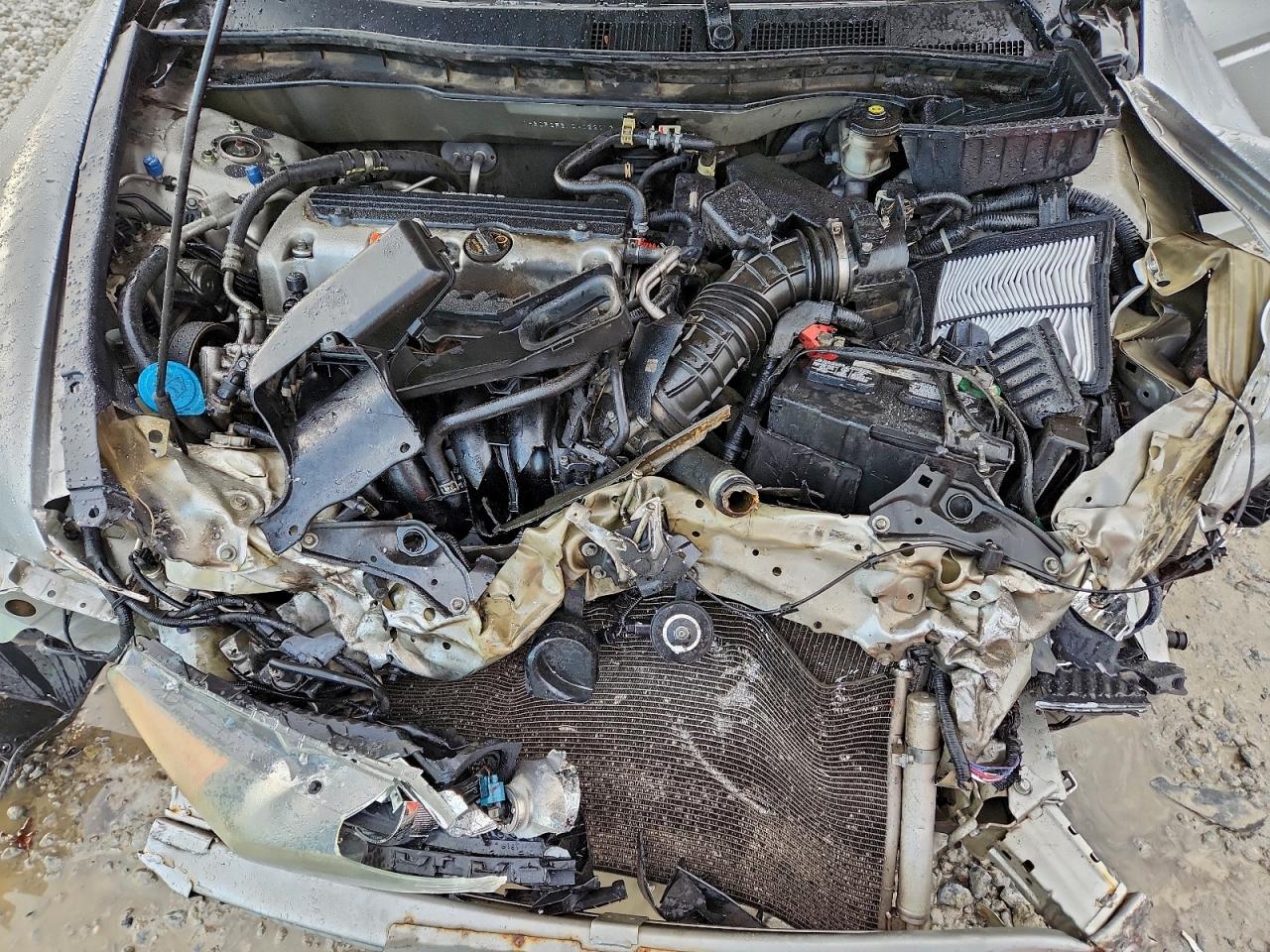 2012 HONDA ACCORD LX photo 11