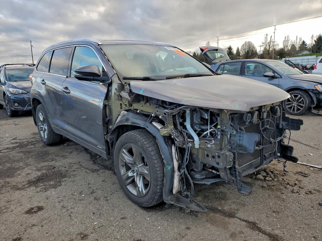 2017 TOYOTA HIGHLANDER HYBRID LIMITED PLATINUM photo 4