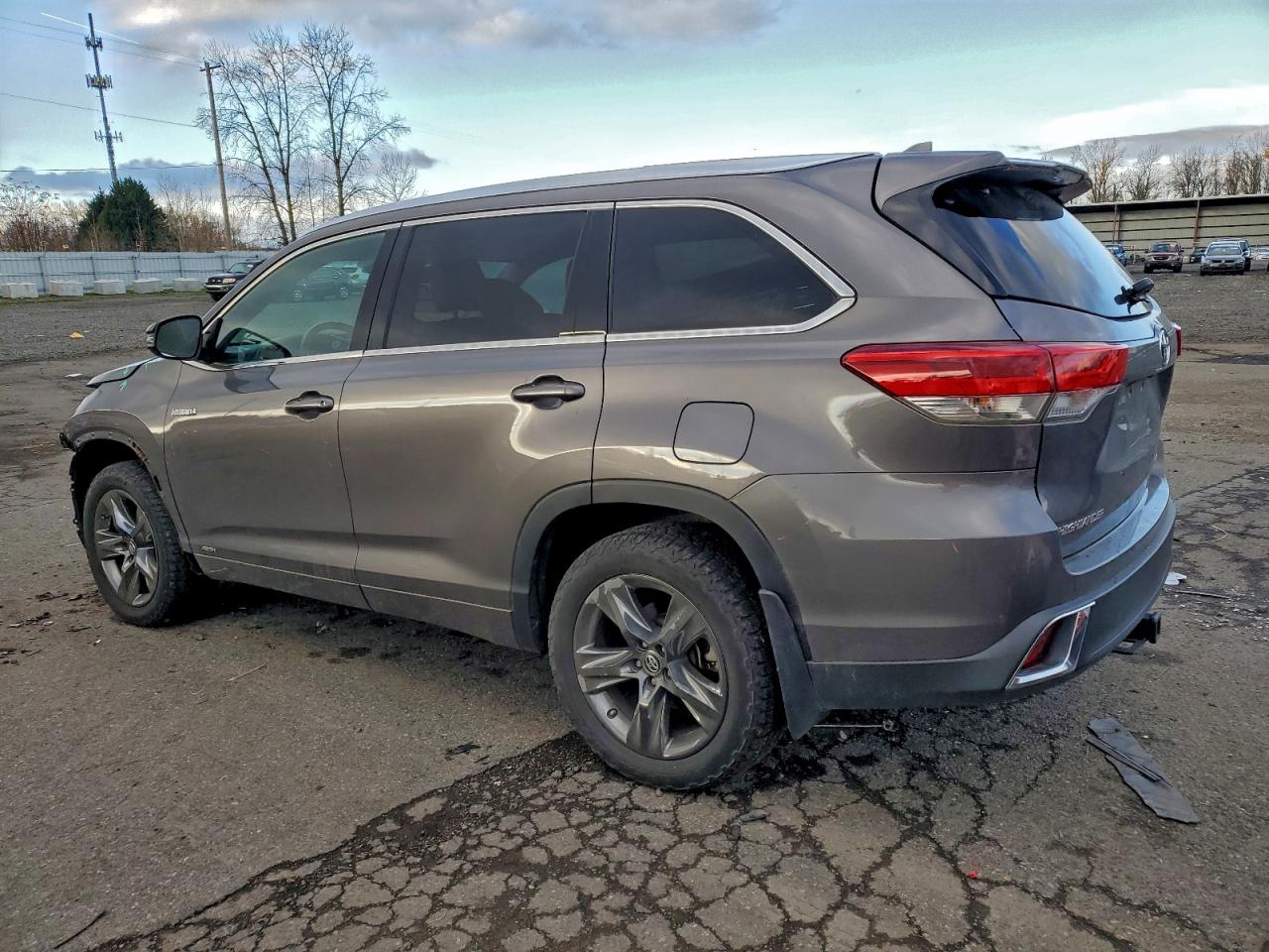2017 TOYOTA HIGHLANDER HYBRID LIMITED PLATINUM photo 2