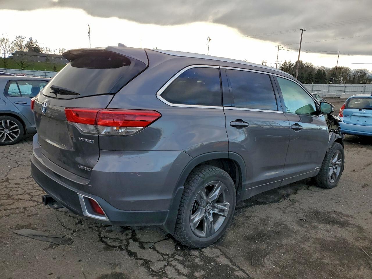 2017 TOYOTA HIGHLANDER HYBRID LIMITED PLATINUM photo 3