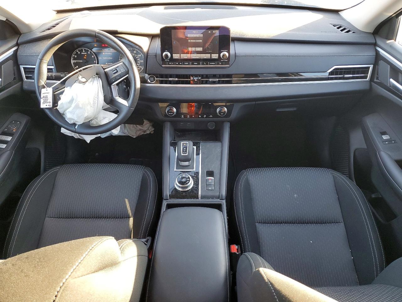 2024 MITSUBISHI OUTLANDER ES photo 8