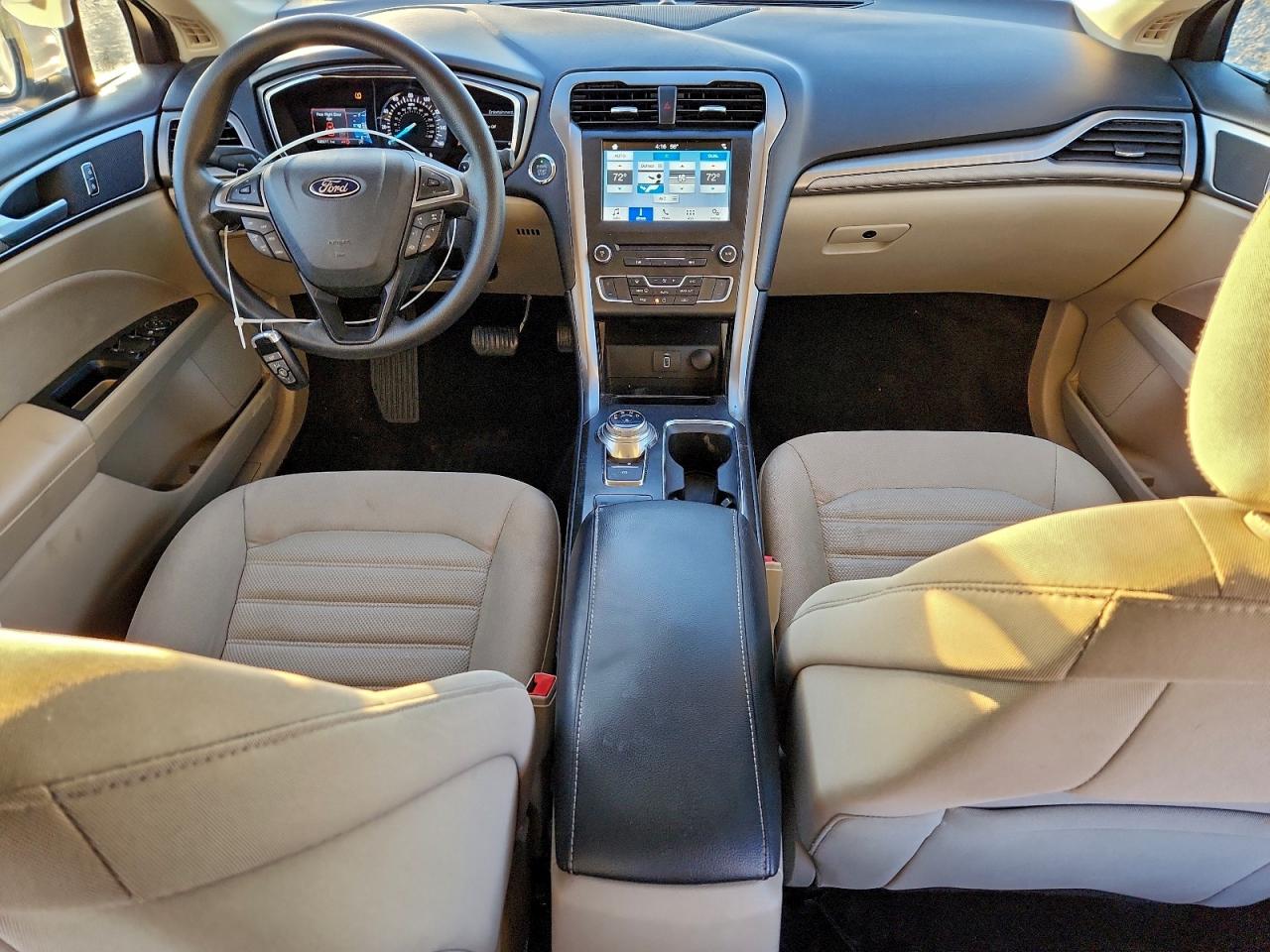 2017 FORD FUSION SE photo 8