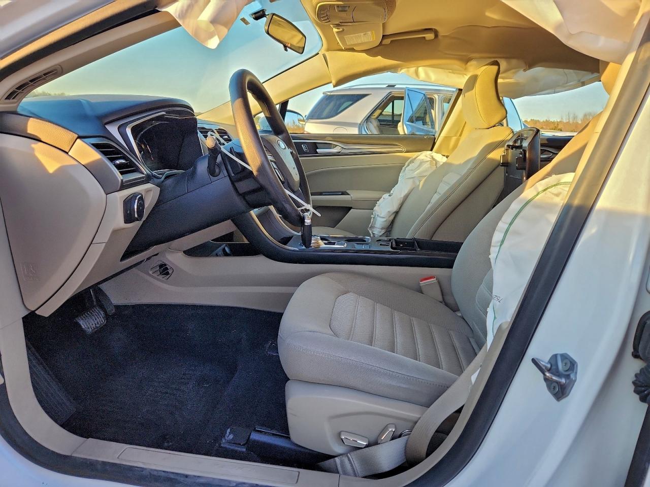 2017 FORD FUSION SE photo 7