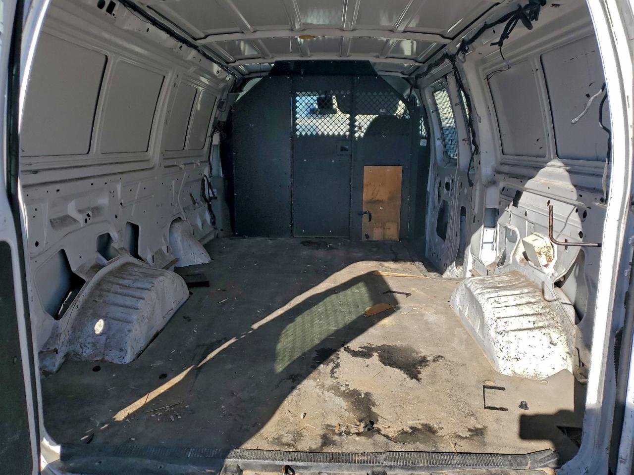 2007 FORD ECONOLINE E250 VAN photo 10