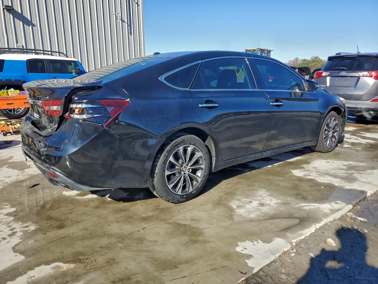2016 TOYOTA AVALON XLE photo 3