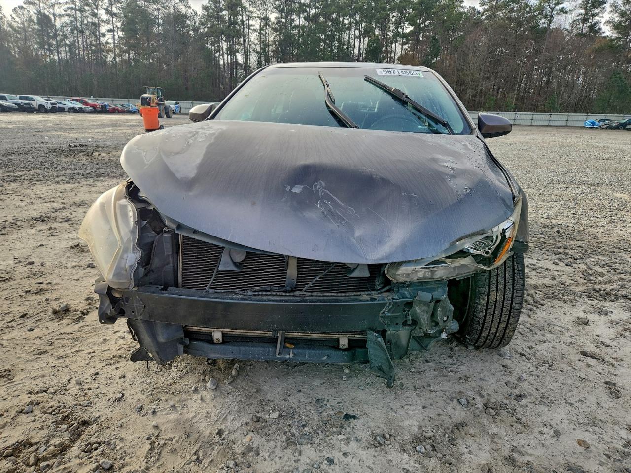 2015 TOYOTA CAMRY LE photo 5