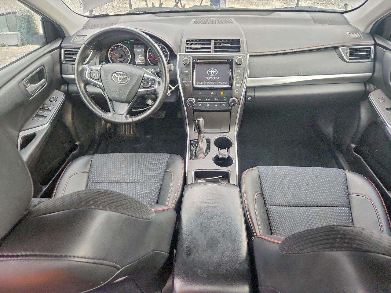 2015 TOYOTA CAMRY LE photo 8