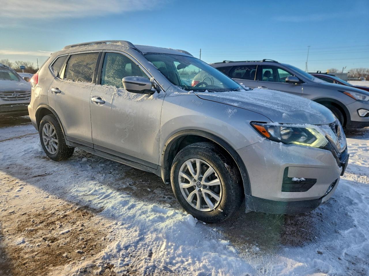 2019 NISSAN ROGUE S photo 4