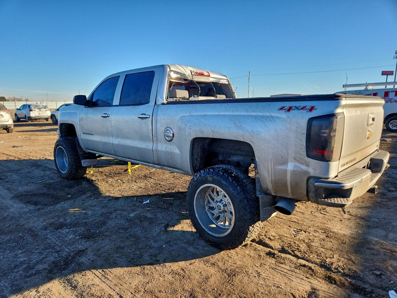2015 CHEVROLET SILVERADO K1500 LT photo 2