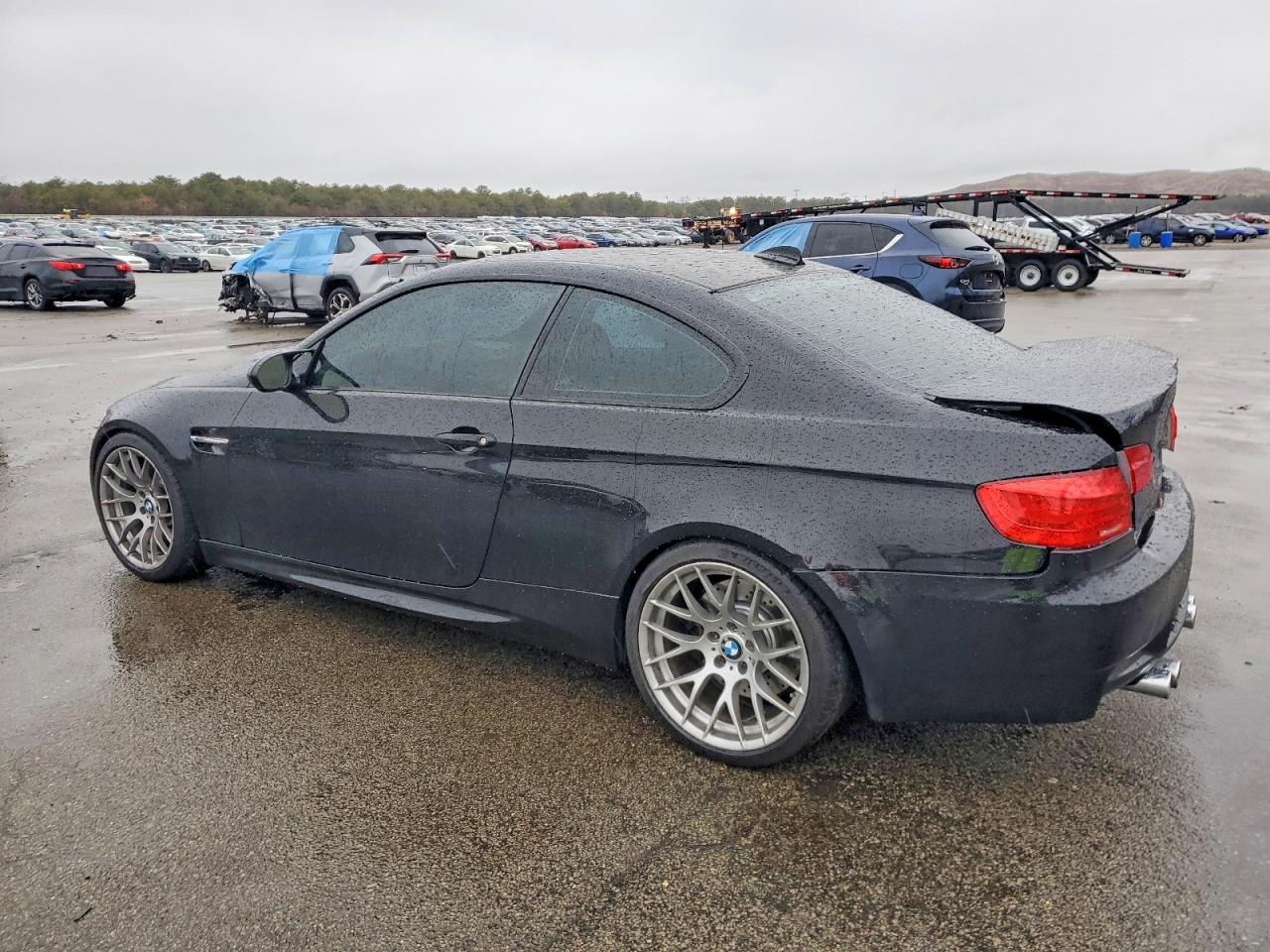 2011 BMW M3 photo 2