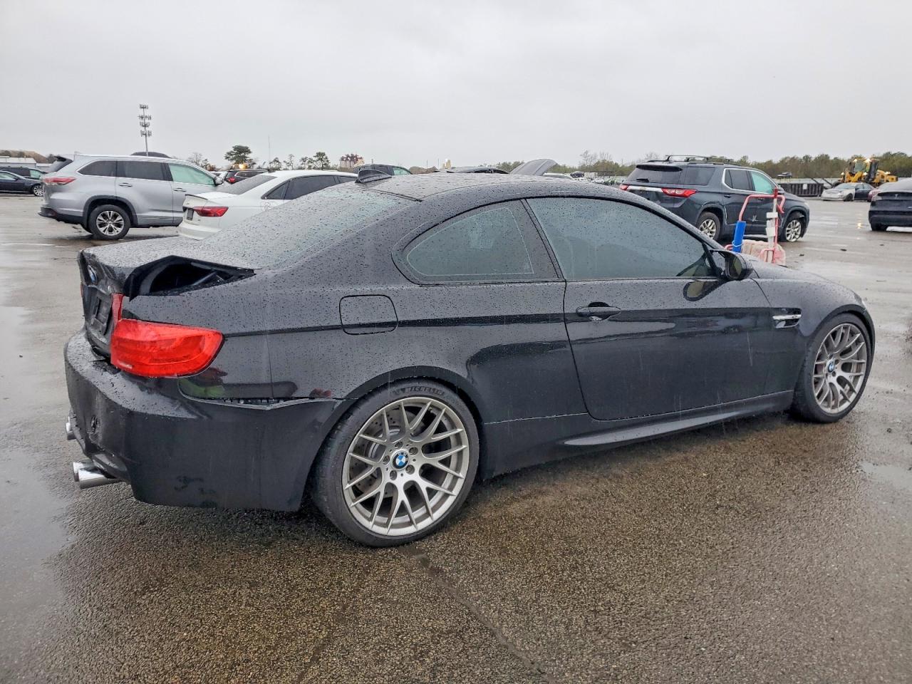 2011 BMW M3 photo 3