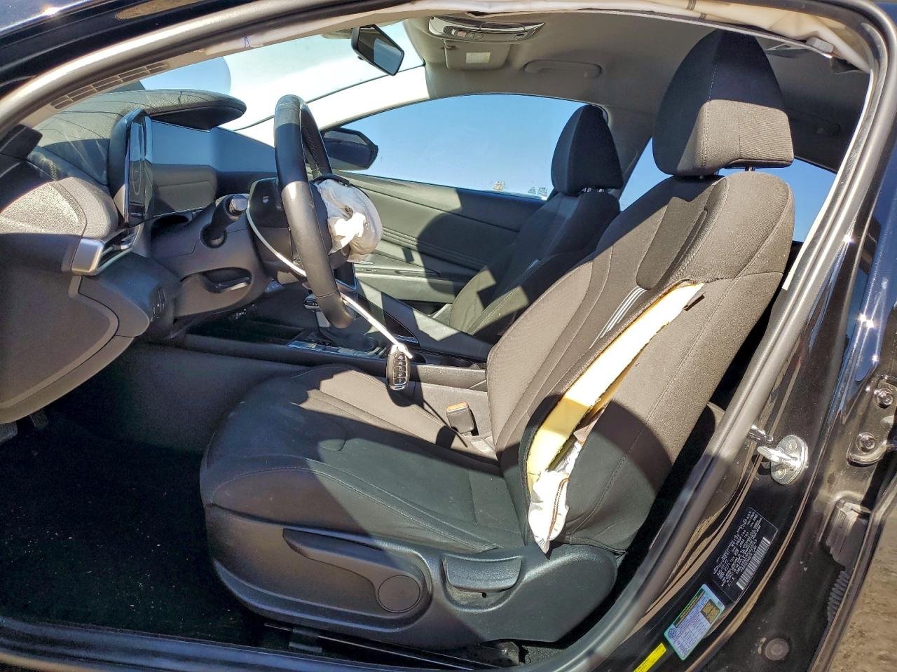 2023 HYUNDAI ELANTRA SEL photo 7
