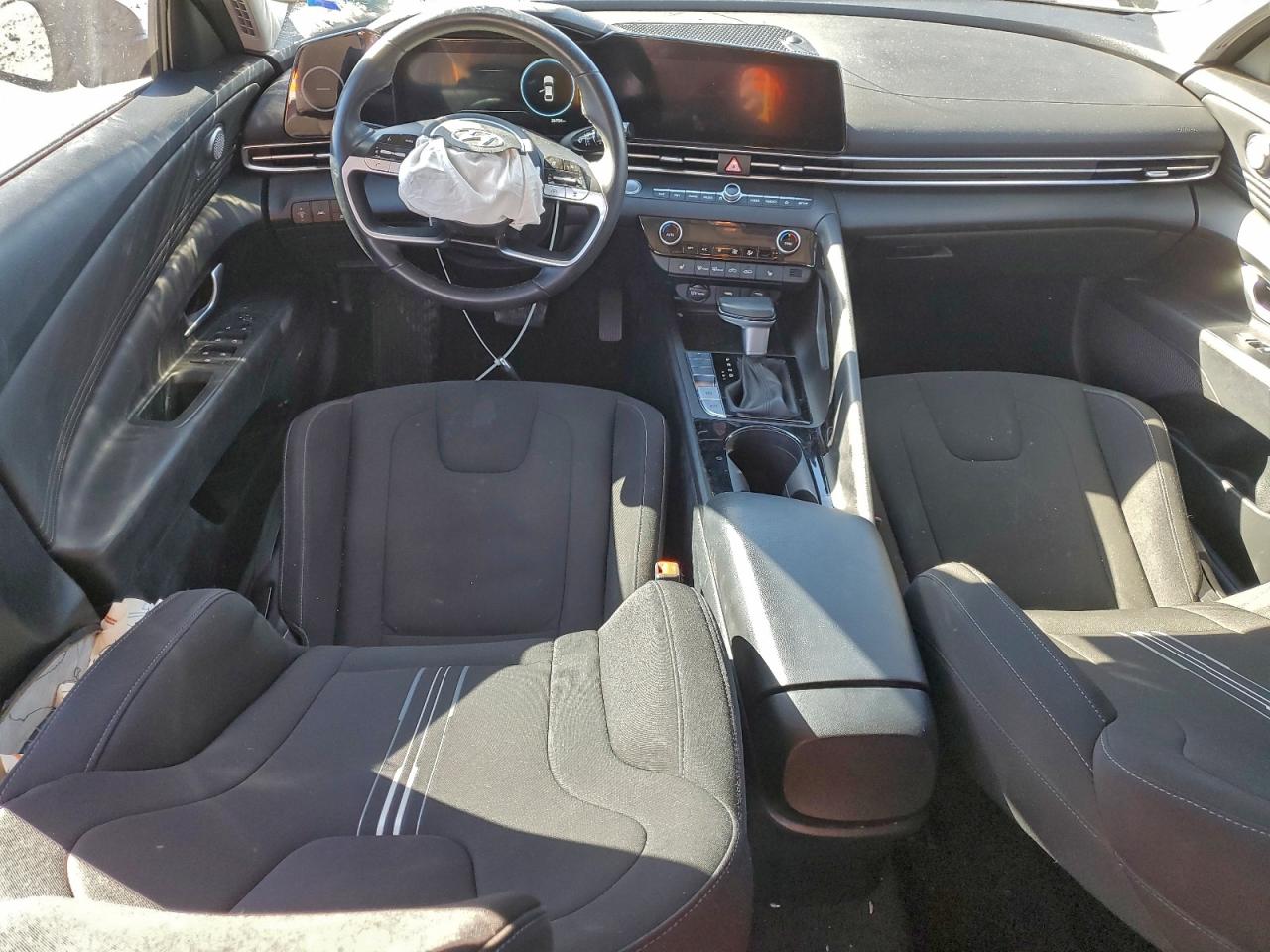 2023 HYUNDAI ELANTRA SEL photo 8
