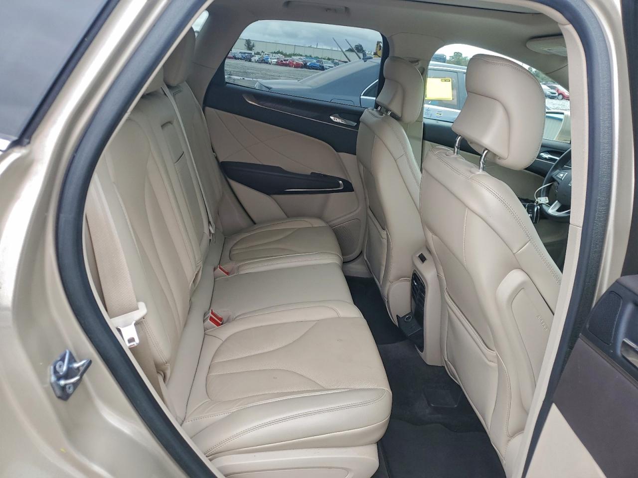 2017 LINCOLN MKC RESERVE photo 10