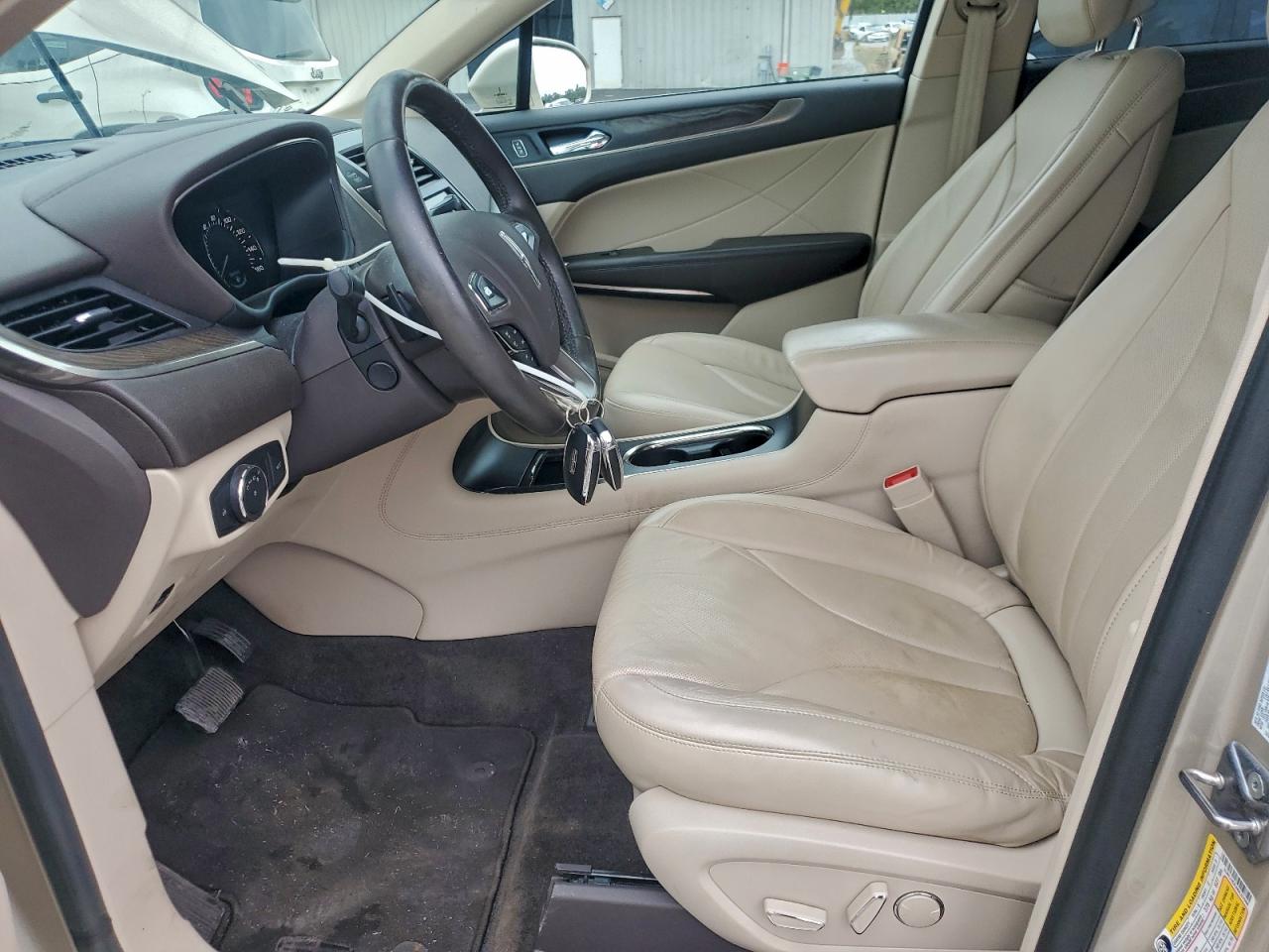 2017 LINCOLN MKC RESERVE photo 7
