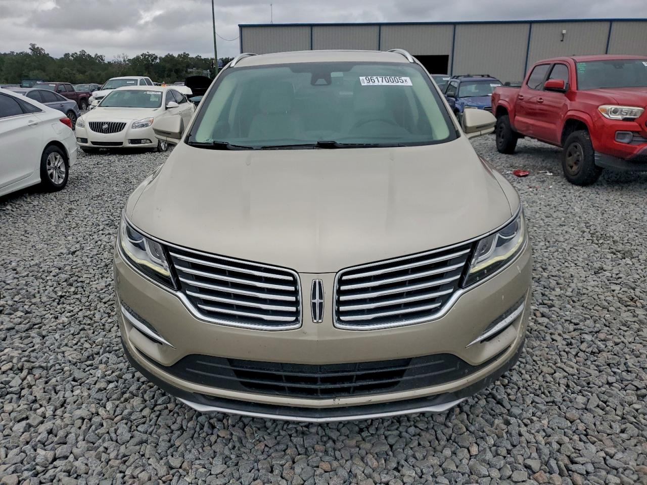 2017 LINCOLN MKC RESERVE photo 5