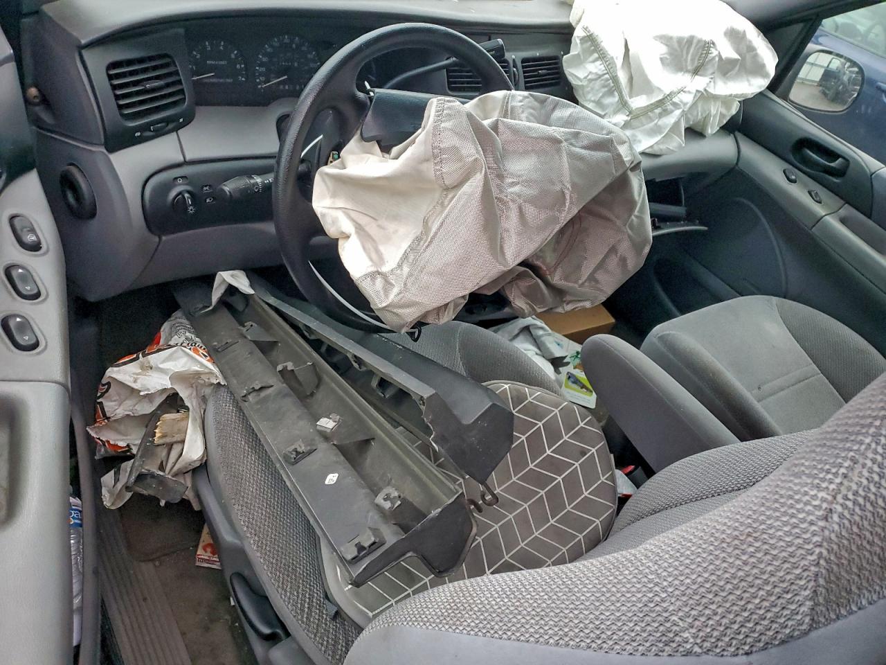 1996 FORD WINDSTAR WAGON photo 15
