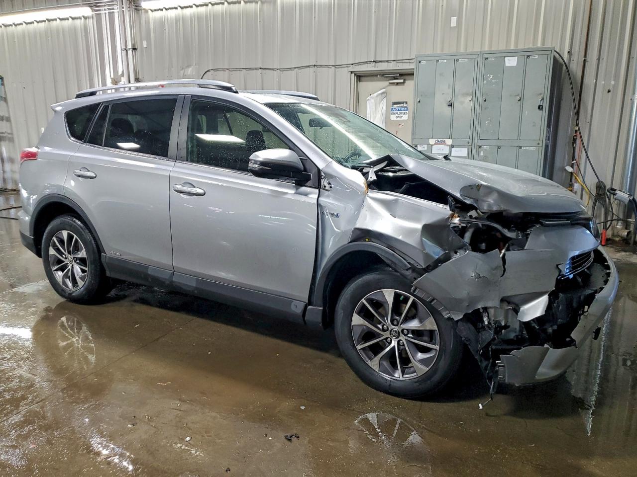 2017 TOYOTA RAV4 HV LE photo 10
