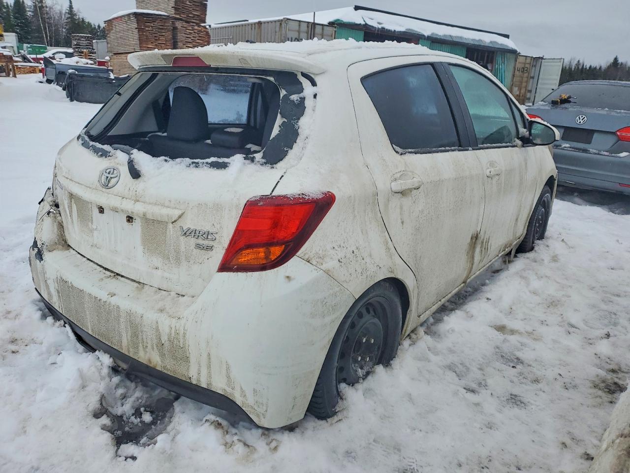 2015 TOYOTA YARIS photo 3
