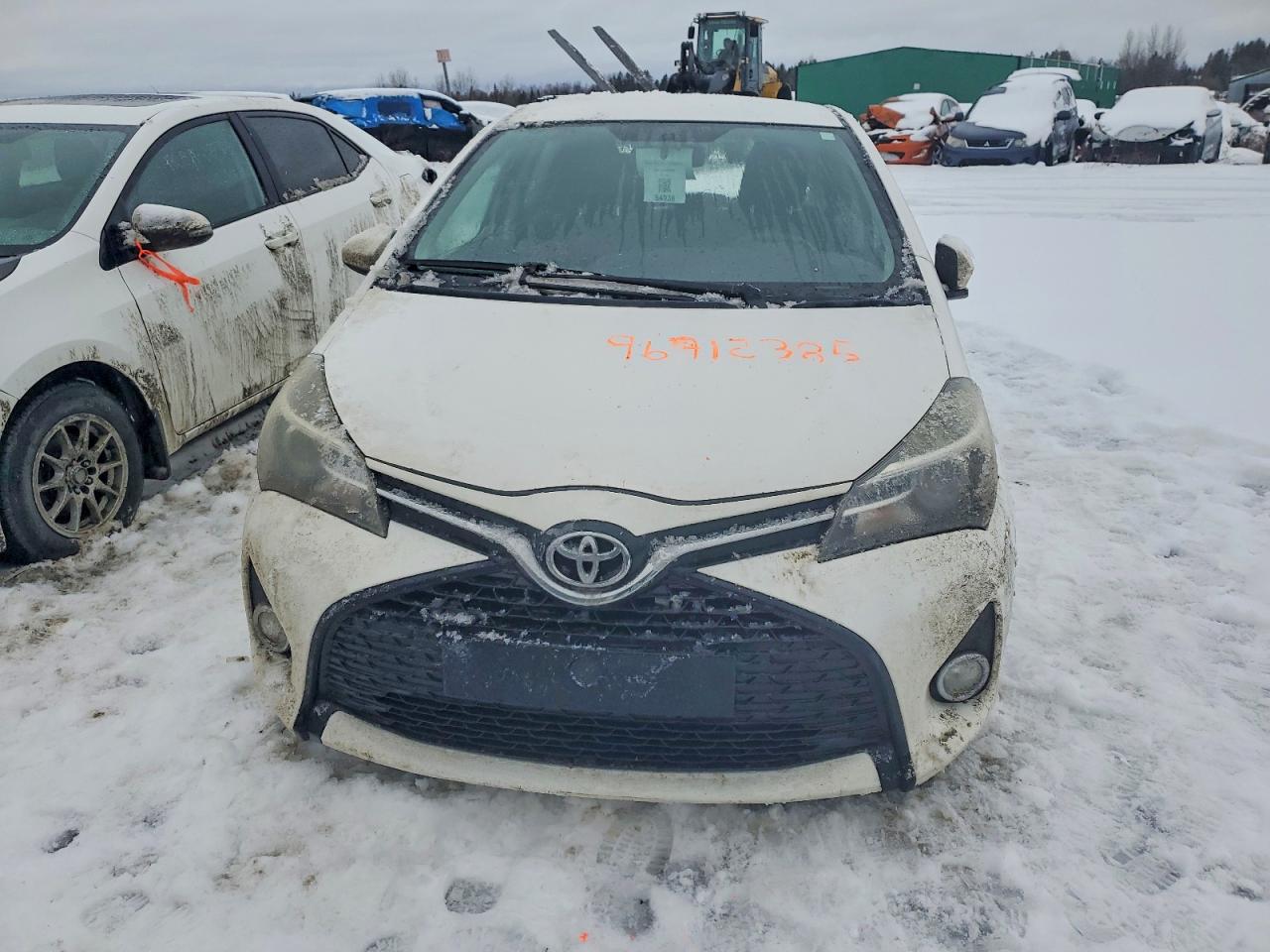 2015 TOYOTA YARIS photo 5
