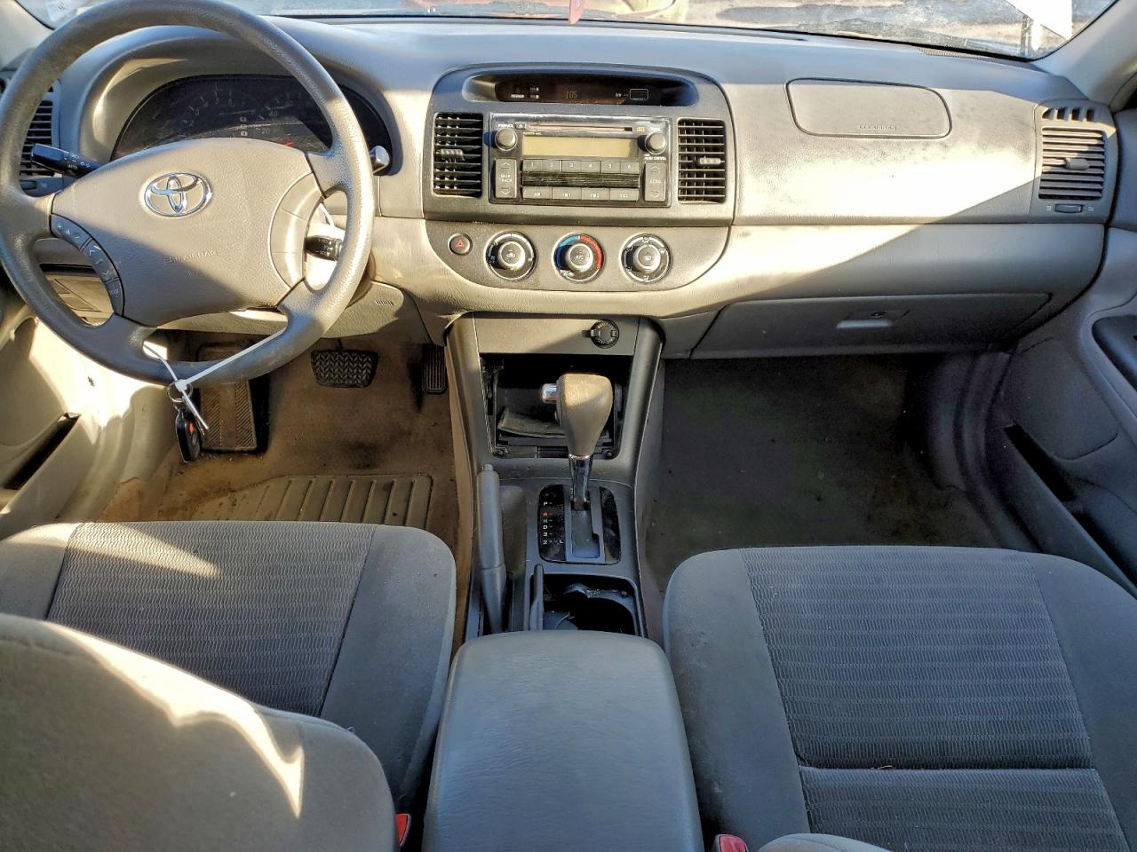 2005 TOYOTA CAMRY LE photo 8
