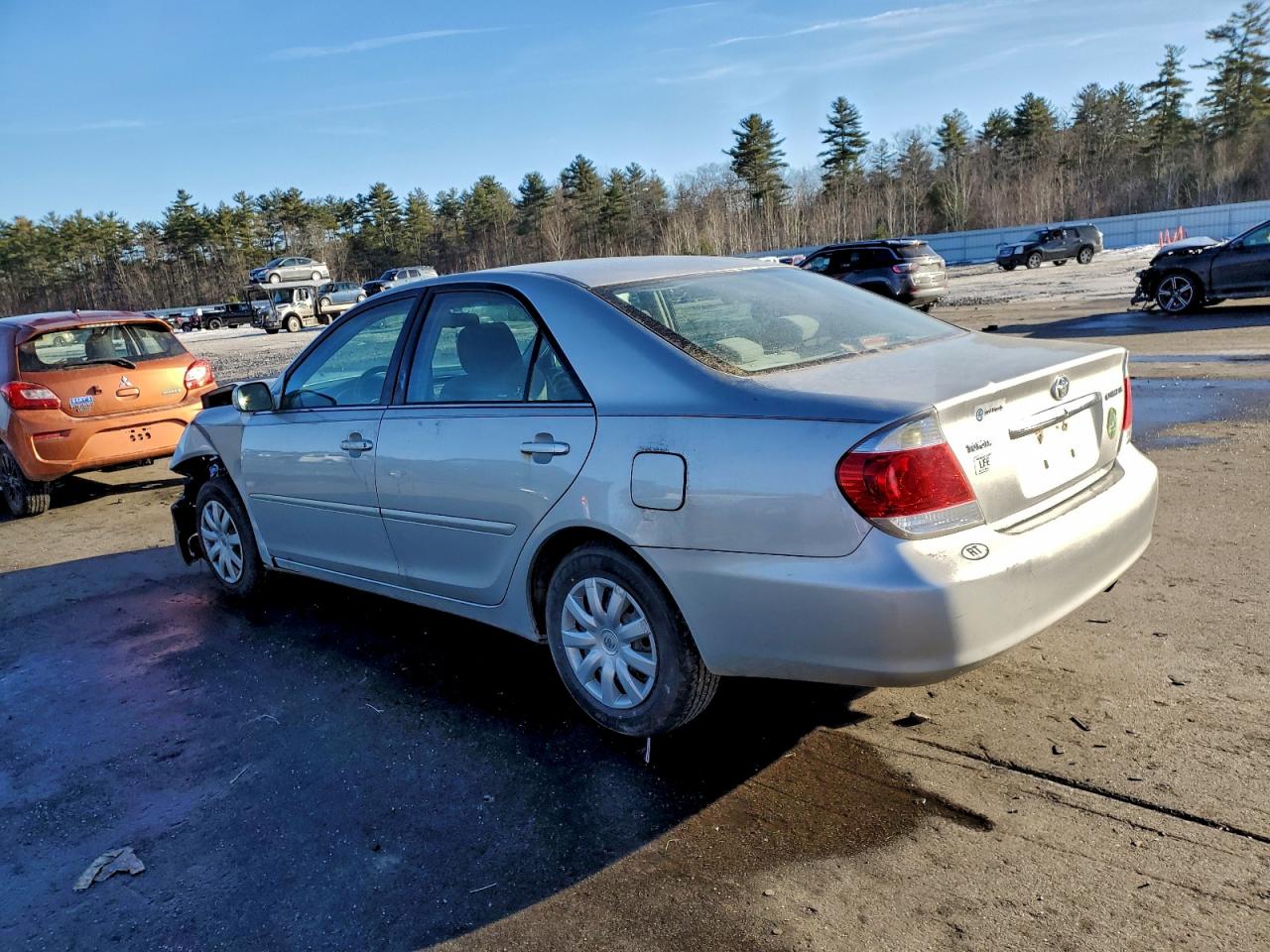2005 TOYOTA CAMRY LE photo 2