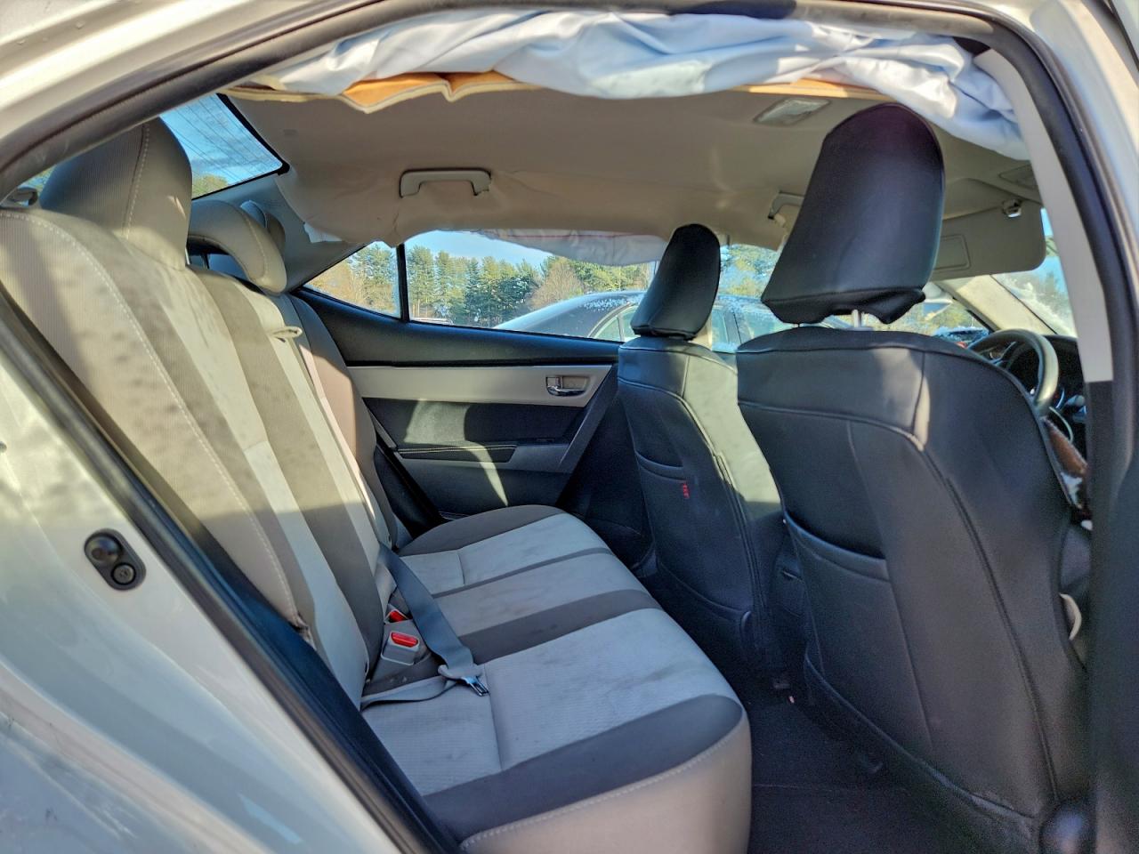 2017 TOYOTA COROLLA L photo 10
