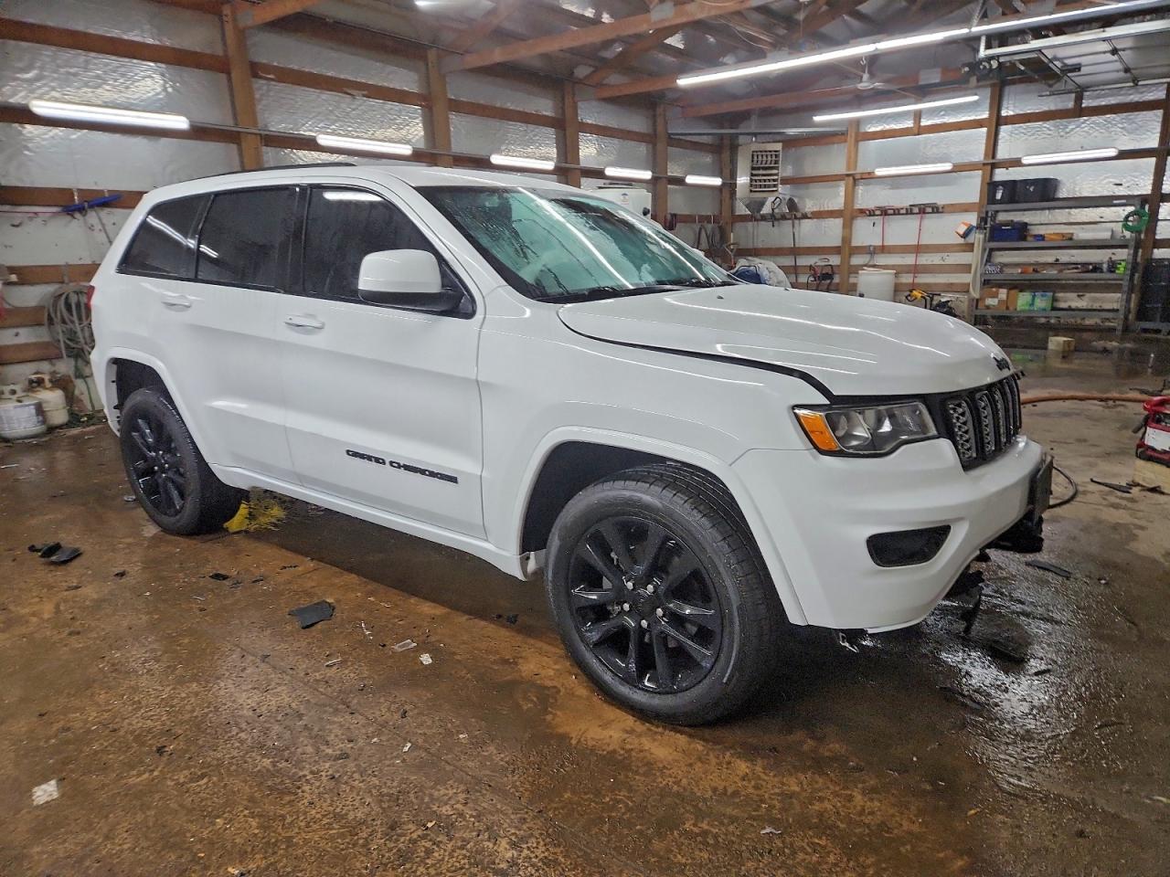 2018 JEEP GRAND CHEROKEE LAREDO photo 4