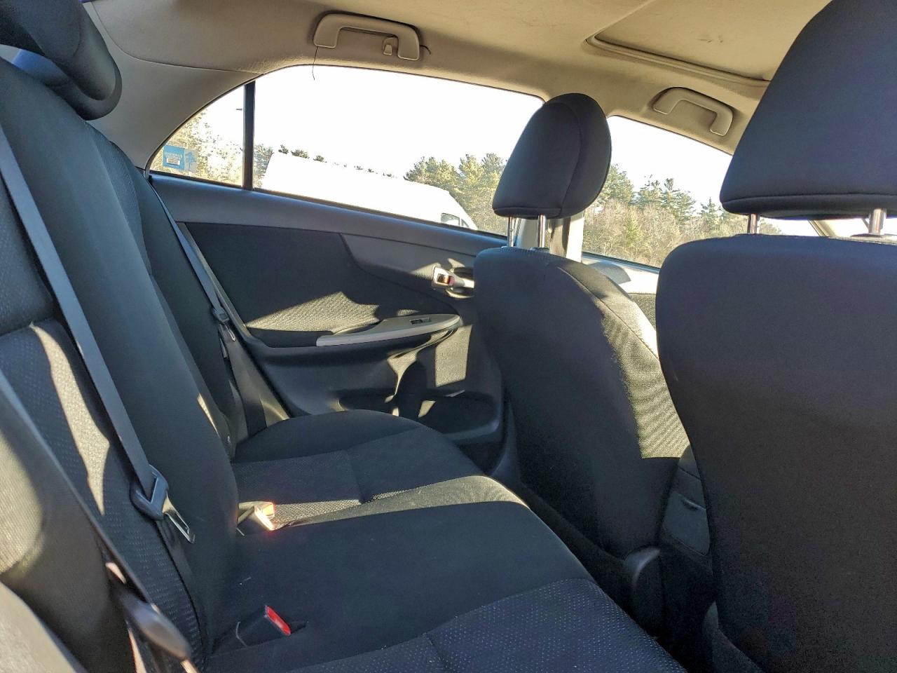 2010 TOYOTA COROLLA BASE photo 19