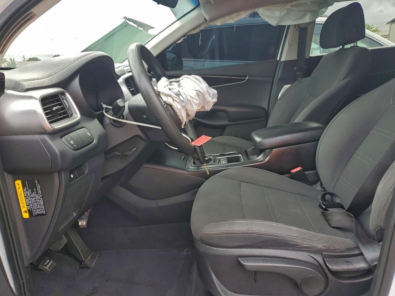 2017 KIA SORENTO LX photo 7