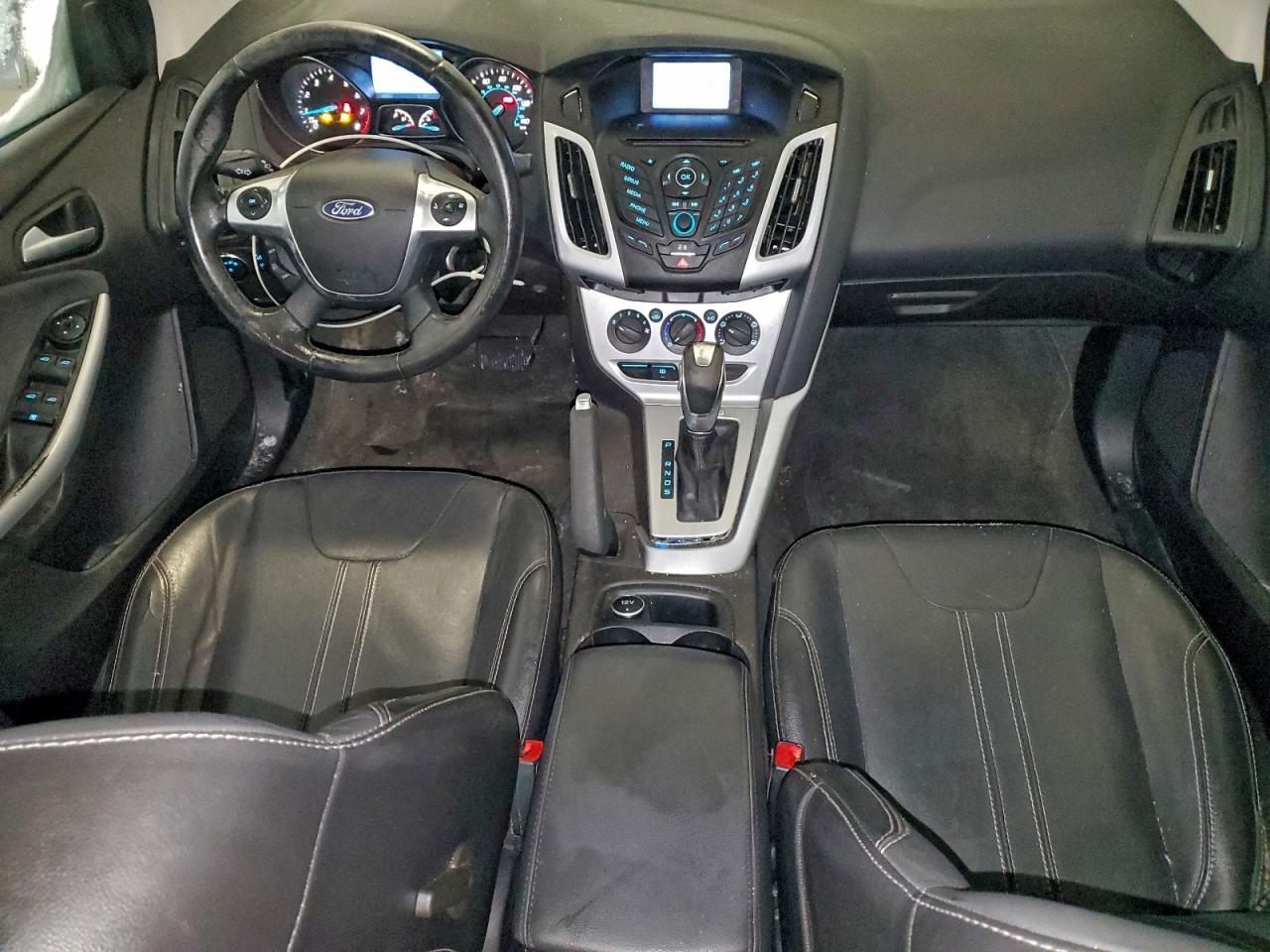 2014 FORD FOCUS SE photo 8