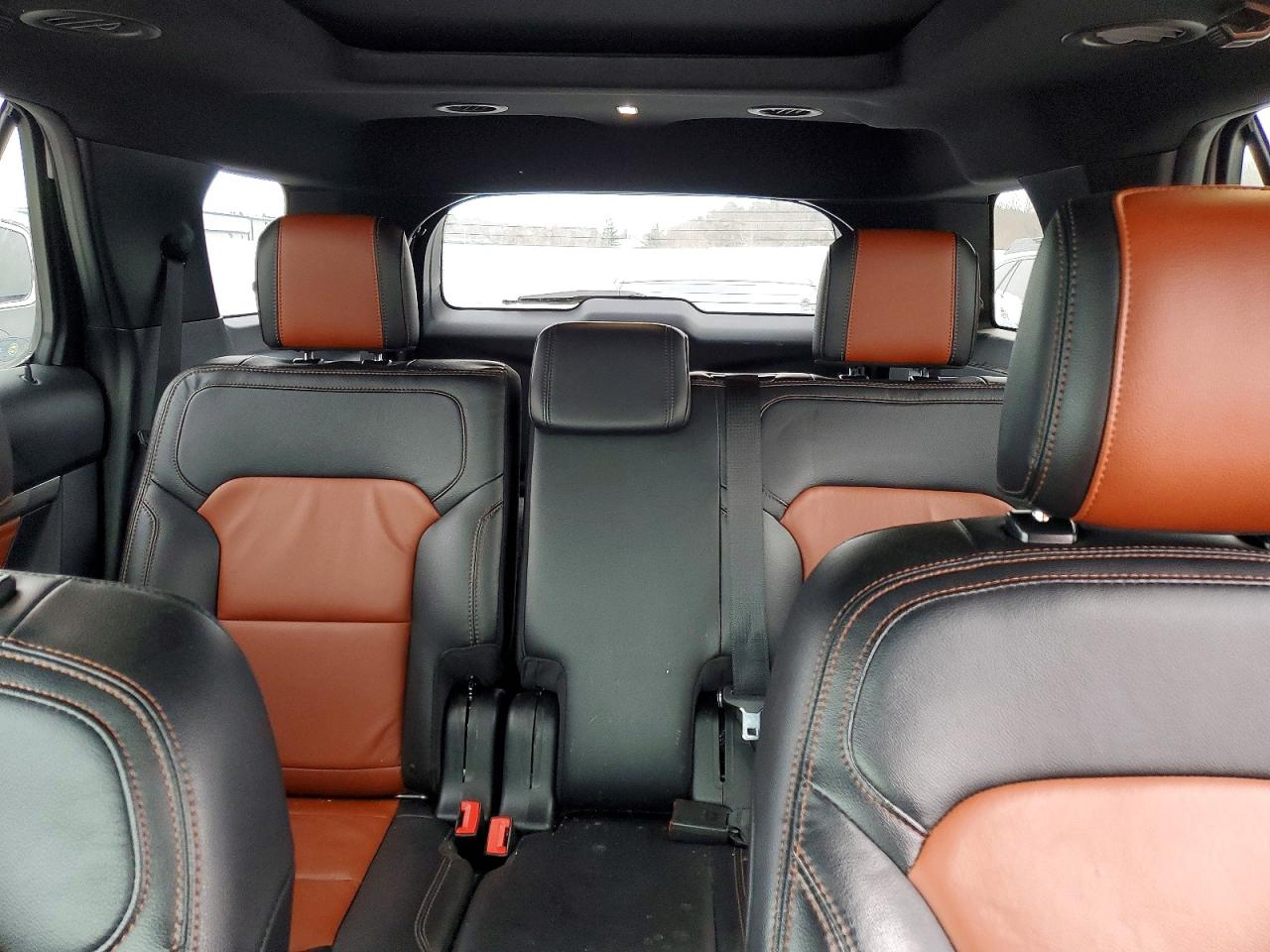 2019 FORD EXPLORER XLT photo 10