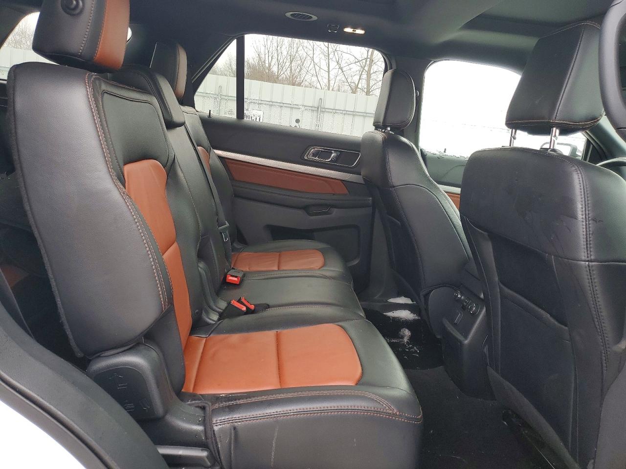 2019 FORD EXPLORER XLT photo 11