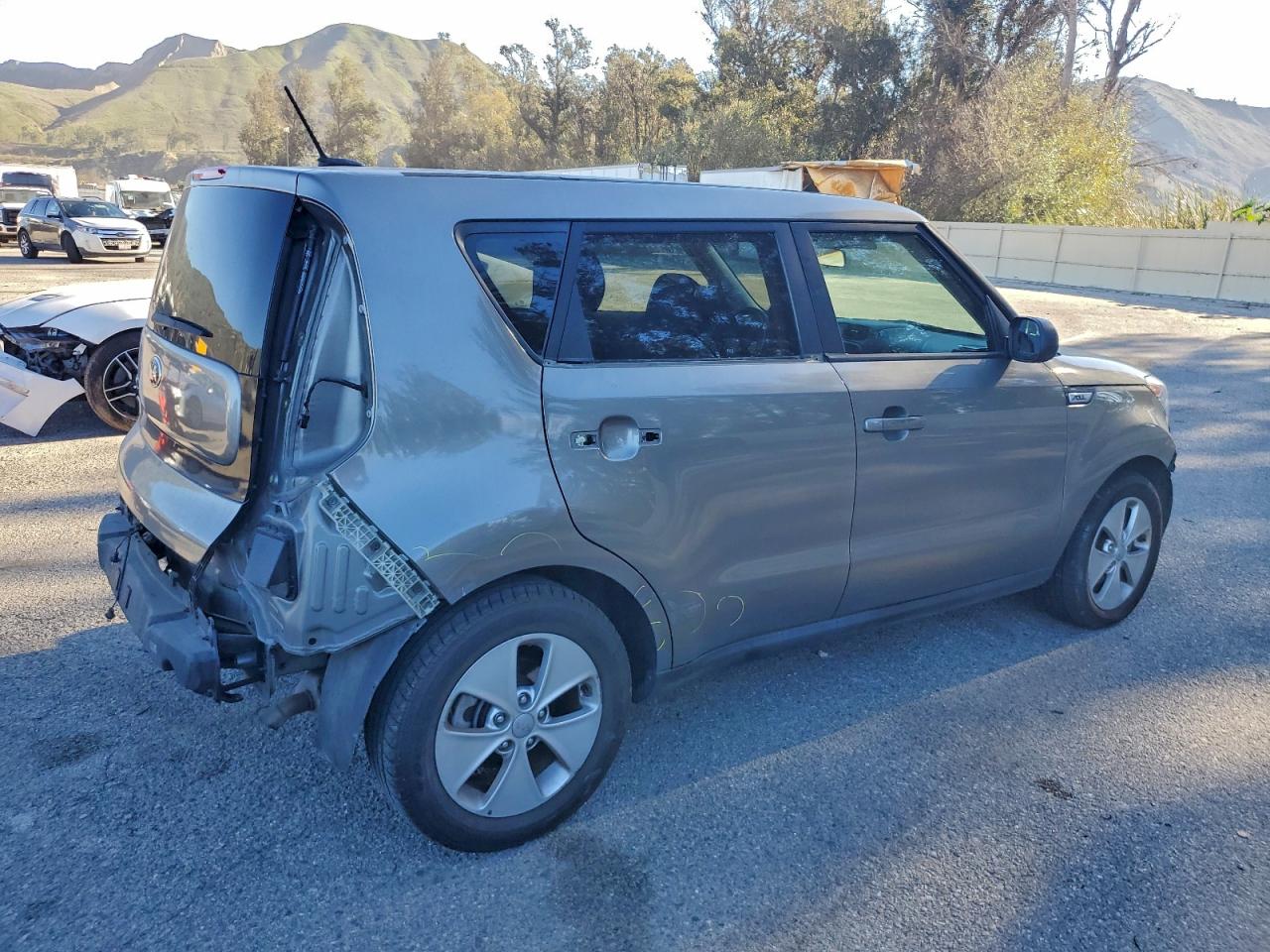 2016 KIA SOUL photo 3